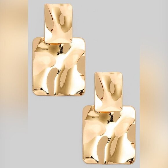 The Wild Clover Jewelry - ❌SOLD OUT❌ LINDS GOLD HAMMERED DROP EARRINGS